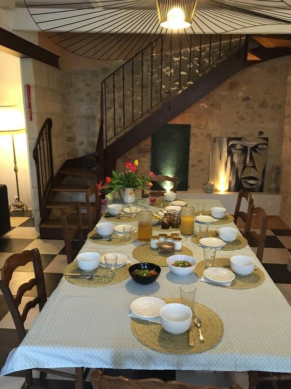 Chambres D'Hotes Le Relais Des Remparts Rions Exterior foto