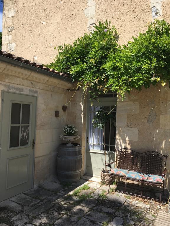 Chambres D'Hotes Le Relais Des Remparts Rions Exterior foto